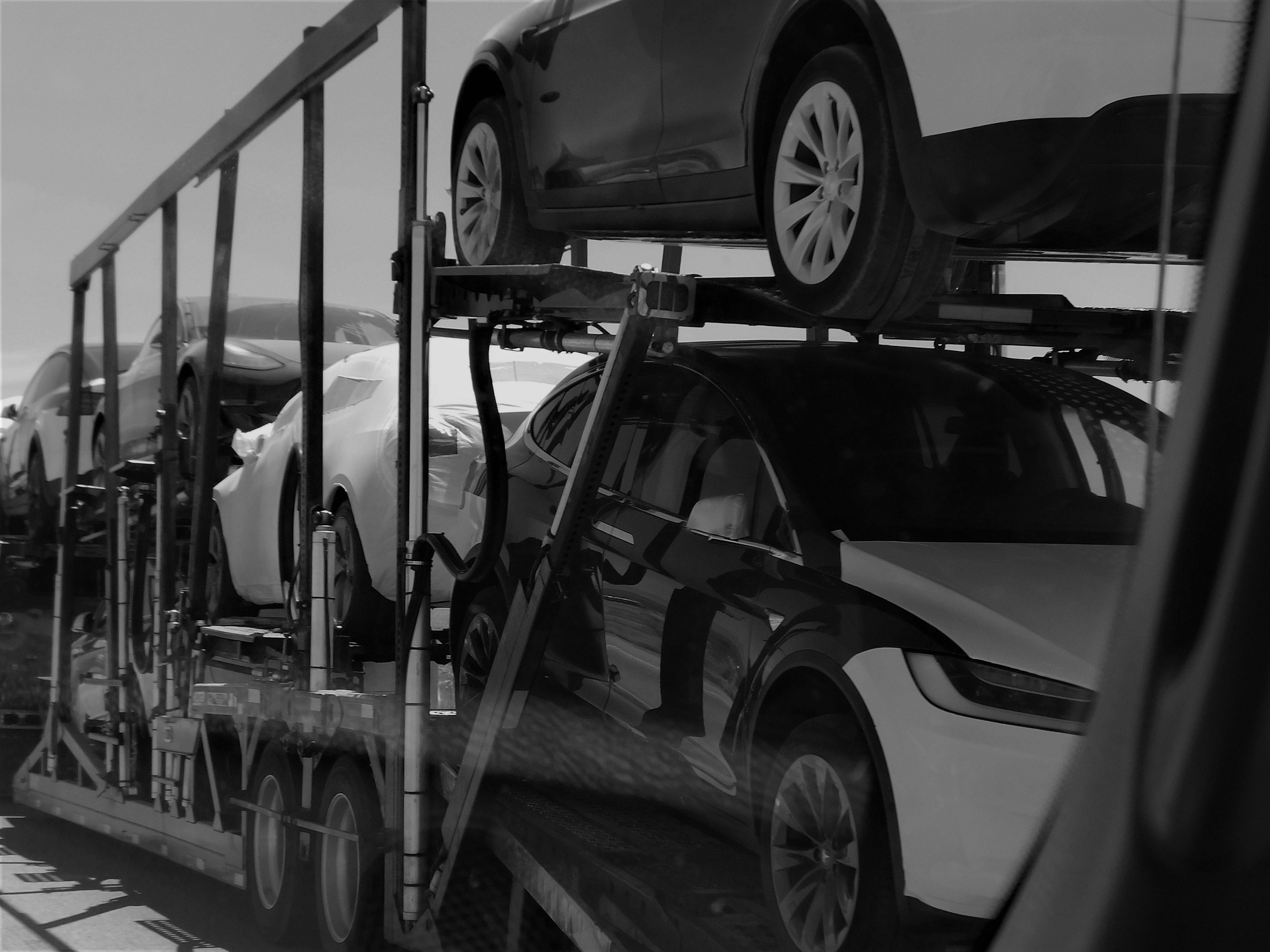 Tesla Autopilot Crashes Surge: A Safety Gamble in the Age of AI Driving?